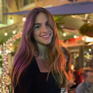 Meet your Posher, Anadelis